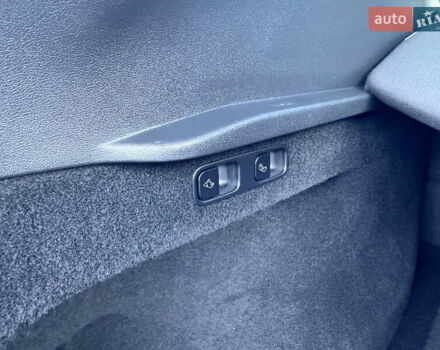 Красный Тесла Model Y, объемом двигателя 0 л и пробегом 40 тыс. км за 29999 $, фото 30 на Automoto.ua