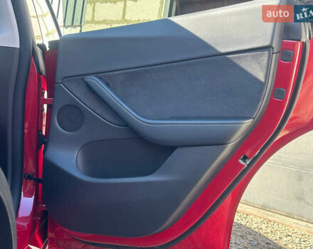 Красный Тесла Model Y, объемом двигателя 0 л и пробегом 44 тыс. км за 24400 $, фото 5 на Automoto.ua