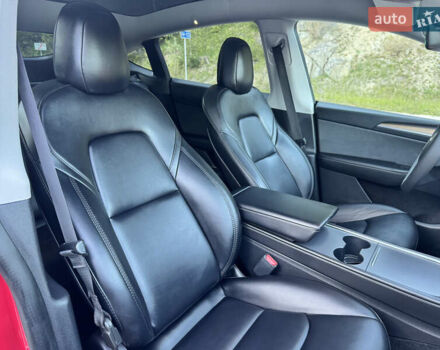 Тесла Model Y 2022 в Львове на Automoto.ua Красный Тесла Model Y, объемом двигателя 0 л и пробегом 45 тыс. км за 30999 $, фото 49 на Automoto.ua