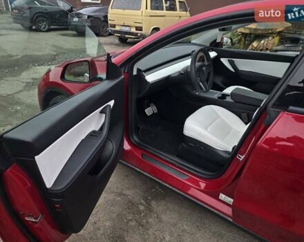Тесла Model Y 2022 в Костополе на Automoto.ua Красный Тесла Model Y, объемом двигателя 0 л и пробегом 129 тыс. км за 17500 $, фото 32 на Automoto.ua