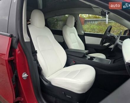 Тесла Model Y 2022 в Костополе на Automoto.ua Красный Тесла Model Y, объемом двигателя 0 л и пробегом 129 тыс. км за 17500 $, фото 40 на Automoto.ua