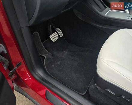 Тесла Model Y 2022 в Костополе на Automoto.ua Красный Тесла Model Y, объемом двигателя 0 л и пробегом 129 тыс. км за 17500 $, фото 34 на Automoto.ua