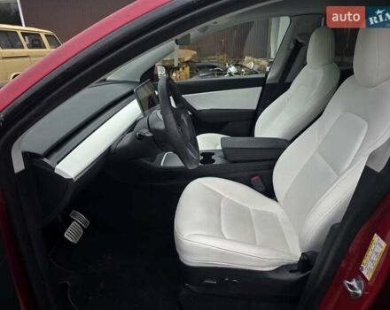 Тесла Model Y 2022 в Костополе на Automoto.ua Красный Тесла Model Y, объемом двигателя 0 л и пробегом 129 тыс. км за 17500 $, фото 36 на Automoto.ua
