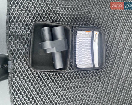 Красный Тесла Model Y, объемом двигателя 0 л и пробегом 70 тыс. км за 27300 $, фото 6 на Automoto.ua