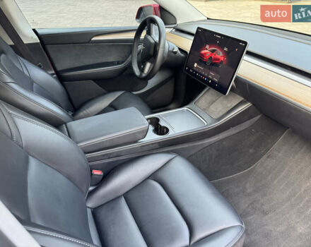 Тесла Model Y 2023 у Луцьку на Automoto.ua Червоний Тесла Model Y, об'ємом двигуна 0 л та пробігом 33 тис. км за 26000 $, фото 12 на Automoto.ua