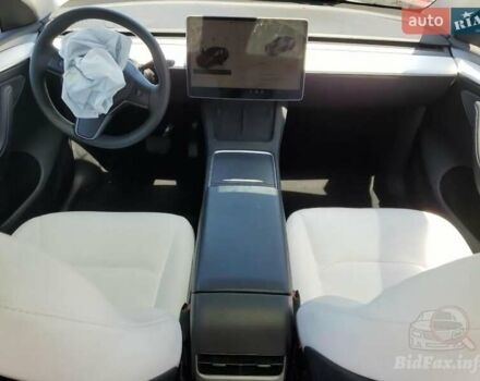 Красный Тесла Model Y, объемом двигателя 0 л и пробегом 26 тыс. км за 17500 $, фото 15 на Automoto.ua