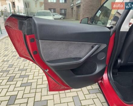 Червоний Тесла Model Y, об'ємом двигуна 0 л та пробігом 10 тис. км за 26500 $, фото 16 на Automoto.ua