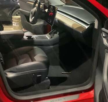 Тесла Model Y 2023 в Киеве на Automoto.ua Красный Тесла Model Y, объемом двигателя 0 л и пробегом 27 тыс. км за 28800 $, фото 84 на Automoto.ua
