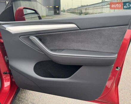 Красный Тесла Model Y, объемом двигателя 0 л и пробегом 57 тыс. км за 27500 $, фото 17 на Automoto.ua