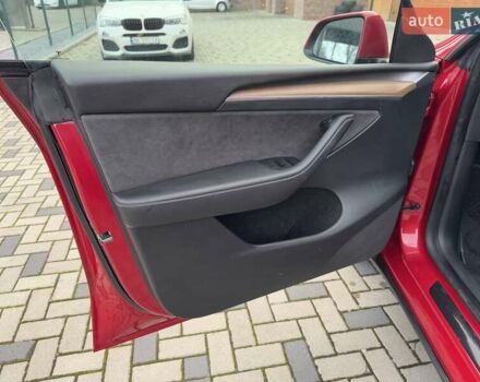 Красный Тесла Model Y, объемом двигателя 0 л и пробегом 10 тыс. км за 26500 $, фото 6 на Automoto.ua