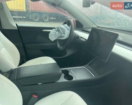 Красный Тесла Model Y, объемом двигателя 0 л и пробегом 26 тыс. км за 17500 $, фото 3 на Automoto.ua
