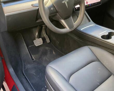 Красный Тесла Model Y, объемом двигателя 0 л и пробегом 26 тыс. км за 28888 $, фото 31 на Automoto.ua