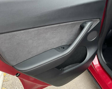 Красный Тесла Model Y, объемом двигателя 0 л и пробегом 23 тыс. км за 26200 $, фото 9 на Automoto.ua