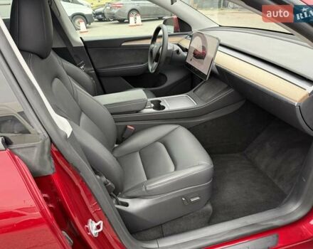Красный Тесла Model Y, объемом двигателя 0 л и пробегом 19 тыс. км за 24500 $, фото 22 на Automoto.ua