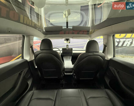 Червоний Тесла Model Y, об'ємом двигуна 0 л та пробігом 8 тис. км за 26200 $, фото 25 на Automoto.ua