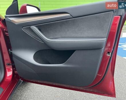 Красный Тесла Model Y, объемом двигателя 0 л и пробегом 20 тыс. км за 34500 $, фото 34 на Automoto.ua