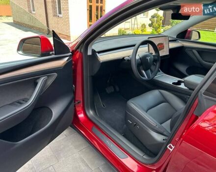 Червоний Тесла Model Y, об'ємом двигуна 0 л та пробігом 12 тис. км за 29900 $, фото 2 на Automoto.ua