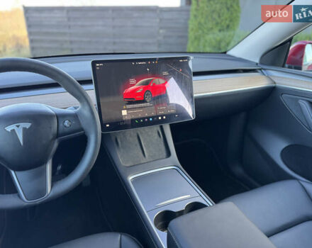 Красный Тесла Model Y, объемом двигателя 0 л и пробегом 8 тыс. км за 29999 $, фото 45 на Automoto.ua