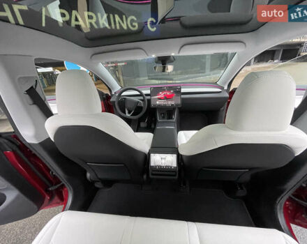 Красный Тесла Model Y, объемом двигателя 0 л и пробегом 2 тыс. км за 49990 $, фото 12 на Automoto.ua