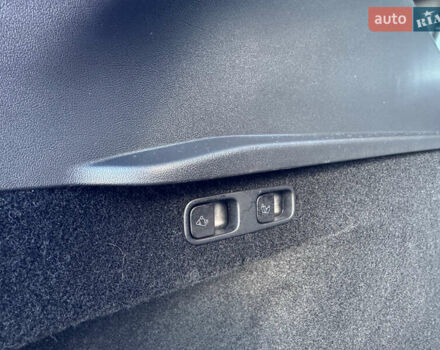 Красный Тесла Model Y, объемом двигателя 0 л и пробегом 8 тыс. км за 29999 $, фото 51 на Automoto.ua