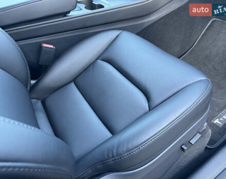 Красный Тесла Model Y, объемом двигателя 0 л и пробегом 8 тыс. км за 29999 $, фото 39 на Automoto.ua