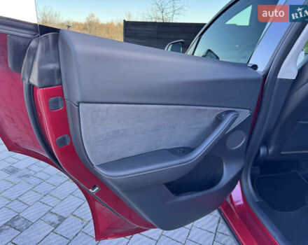 Красный Тесла Model Y, объемом двигателя 0 л и пробегом 8 тыс. км за 29999 $, фото 56 на Automoto.ua