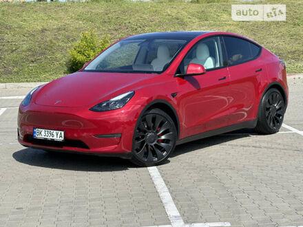 Тесла Model Y 2022 в Киеве на Automoto.ua Красный Тесла Model Y, объемом двигателя 0 л и пробегом 14 тыс. км за 28900 $, фото 1 на Automoto.ua