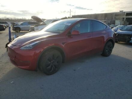 Тесла Model Y 2024 в Львове на Automoto.ua Красный Тесла Model Y, объемом двигателя 0 л и пробегом 7 тыс. км за 22800 $, фото 1 на Automoto.ua