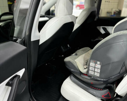 Тесла Model Y, объемом двигателя 0 л и пробегом 40 тыс. км за 25999 $, фото 4 на Automoto.ua