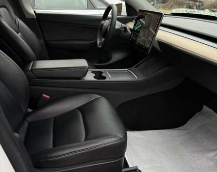 Тесла Model Y, объемом двигателя 0 л и пробегом 63 тыс. км за 25500 $, фото 14 на Automoto.ua