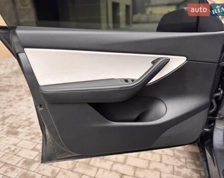 Тесла Model Y, объемом двигателя 0 л и пробегом 61 тыс. км за 24500 $, фото 17 на Automoto.ua