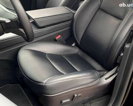 Тесла Model Y, объемом двигателя 0 л и пробегом 73 тыс. км за 28500 $, фото 12 на Automoto.ua