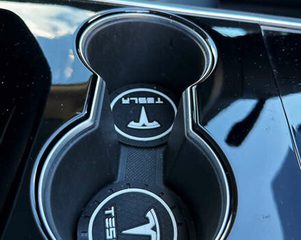Тесла Model Y, объемом двигателя 0 л и пробегом 21 тыс. км за 49999 $, фото 10 на Automoto.ua
