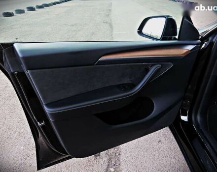 Тесла Model Y, объемом двигателя 0 л и пробегом 41 тыс. км за 28700 $, фото 4 на Automoto.ua