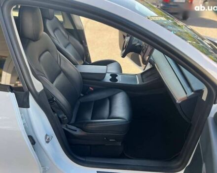 Тесла Model Y, объемом двигателя 0 л и пробегом 31 тыс. км за 24999 $, фото 11 на Automoto.ua