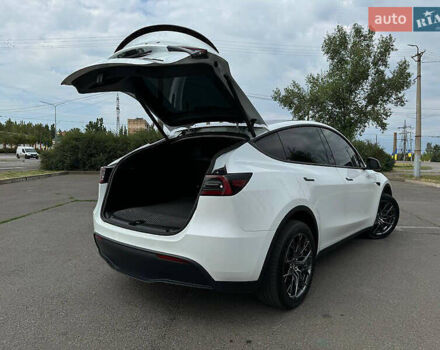 Тесла Model Y, объемом двигателя 0 л и пробегом 25 тыс. км за 28500 $, фото 2 на Automoto.ua