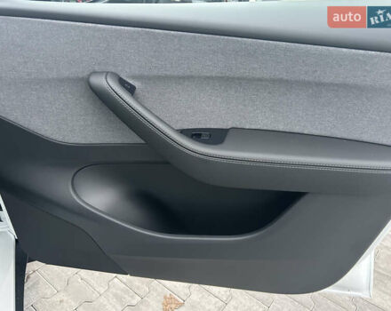 Тесла Model Y, объемом двигателя 0 л и пробегом 1 тыс. км за 48900 $, фото 21 на Automoto.ua