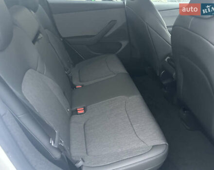 Тесла Model Y, объемом двигателя 0 л и пробегом 1 тыс. км за 48900 $, фото 24 на Automoto.ua