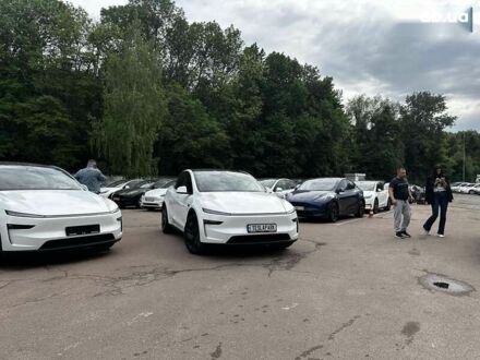 Тесла Model Y 2025 в Киеве на Automoto.ua Тесла Model Y, объемом двигателя 0 л и пробегом 1 тыс. км за 59773 $, фото 1 на Automoto.ua