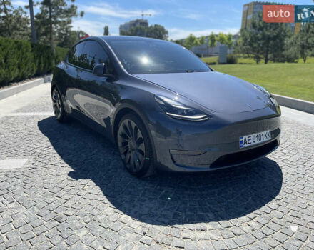 Серый Тесла Model Y, объемом двигателя 0 л и пробегом 15 тыс. км за 49999 $, фото 3 на Automoto.ua