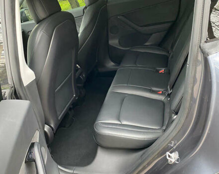 Серый Тесла Model Y, объемом двигателя 0 л и пробегом 90 тыс. км за 30000 $, фото 5 на Automoto.ua