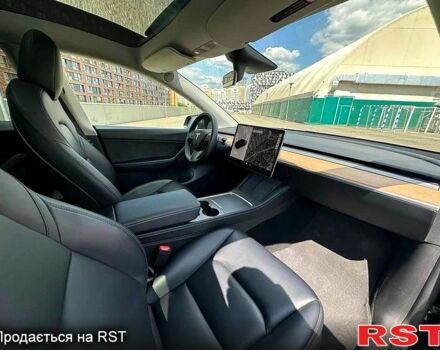 Серый Тесла Model Y, объемом двигателя 0.38 л и пробегом 67 тыс. км за 20000 $, фото 5 на Automoto.ua