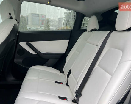 Сірий Тесла Model Y, об'ємом двигуна 0 л та пробігом 76 тис. км за 26850 $, фото 21 на Automoto.ua