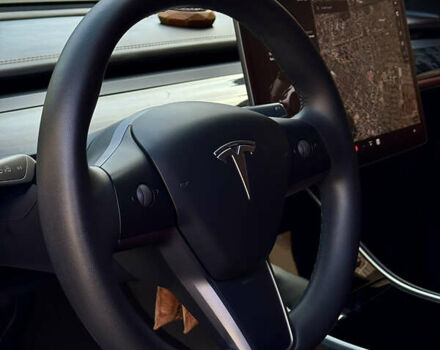 Серый Тесла Model Y, объемом двигателя 0 л и пробегом 100 тыс. км за 23000 $, фото 27 на Automoto.ua