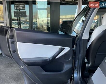 Сірий Тесла Model Y, об'ємом двигуна 0 л та пробігом 81 тис. км за 21499 $, фото 18 на Automoto.ua