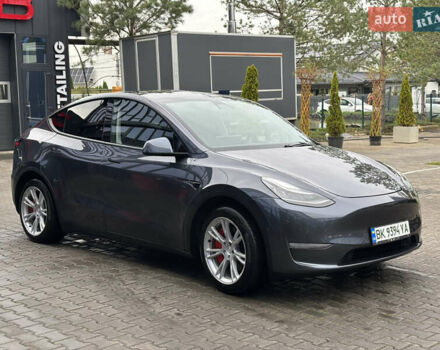 Серый Тесла Model Y, объемом двигателя 0 л и пробегом 92 тыс. км за 23500 $, фото 3 на Automoto.ua