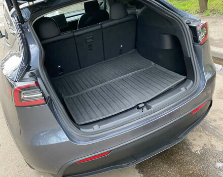 Серый Тесла Model Y, объемом двигателя 0 л и пробегом 90 тыс. км за 30000 $, фото 4 на Automoto.ua