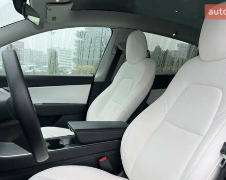 Сірий Тесла Model Y, об'ємом двигуна 0 л та пробігом 76 тис. км за 26850 $, фото 8 на Automoto.ua