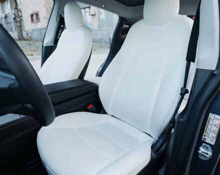 Серый Тесла Model Y, объемом двигателя 0 л и пробегом 52 тыс. км за 28200 $, фото 42 на Automoto.ua