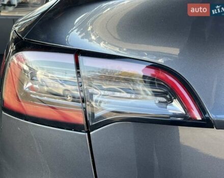 Сірий Тесла Model Y, об'ємом двигуна 0 л та пробігом 81 тис. км за 21499 $, фото 9 на Automoto.ua